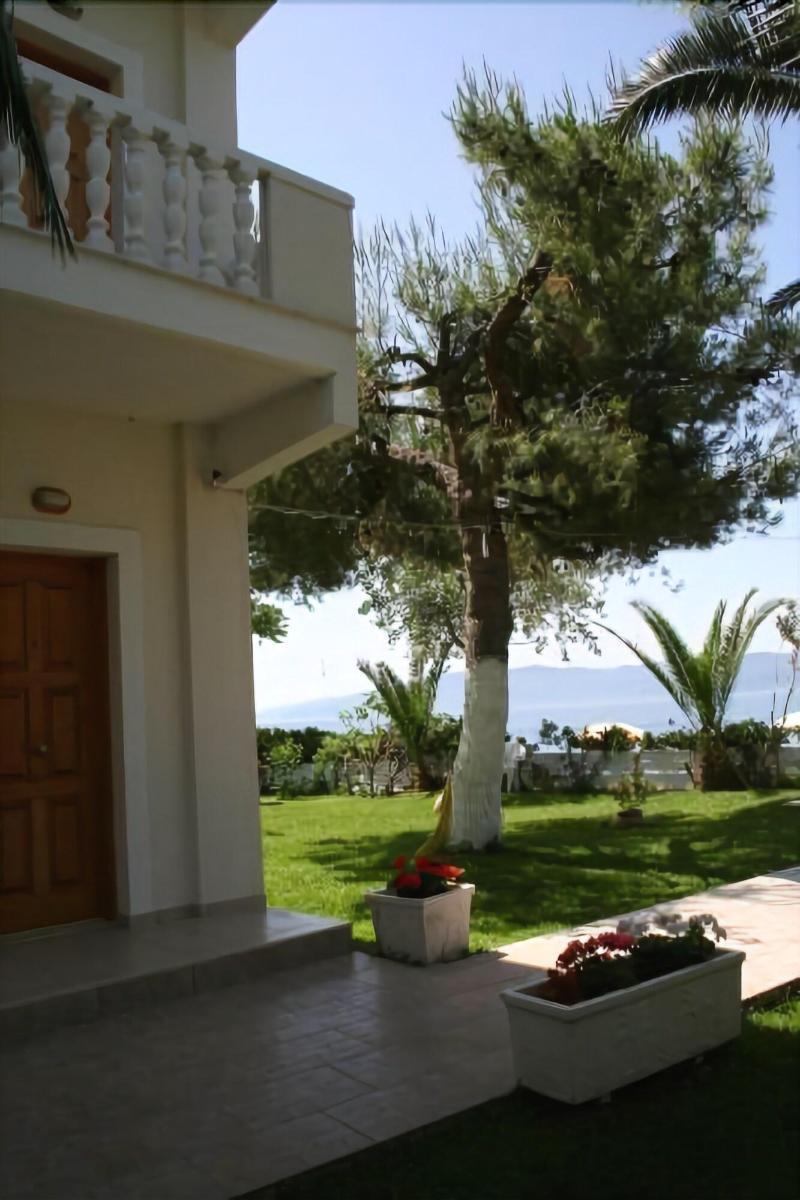 Posidonia Pension Amarynthos Ngoại thất bức ảnh