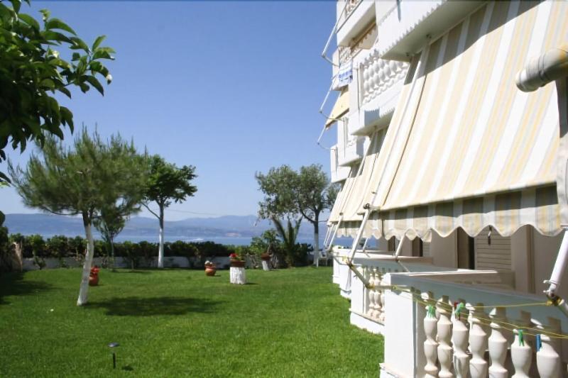 Posidonia Pension Amarynthos Ngoại thất bức ảnh