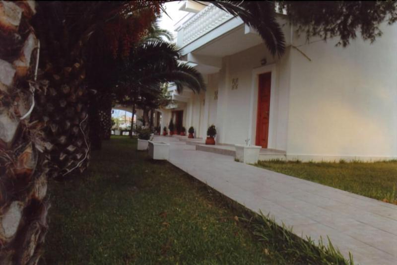 Posidonia Pension Amarynthos Ngoại thất bức ảnh