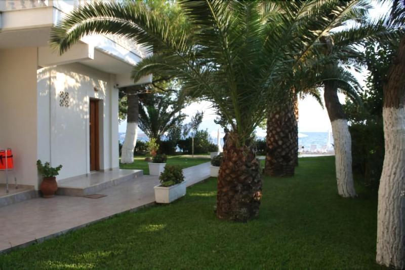 Posidonia Pension Amarynthos Ngoại thất bức ảnh