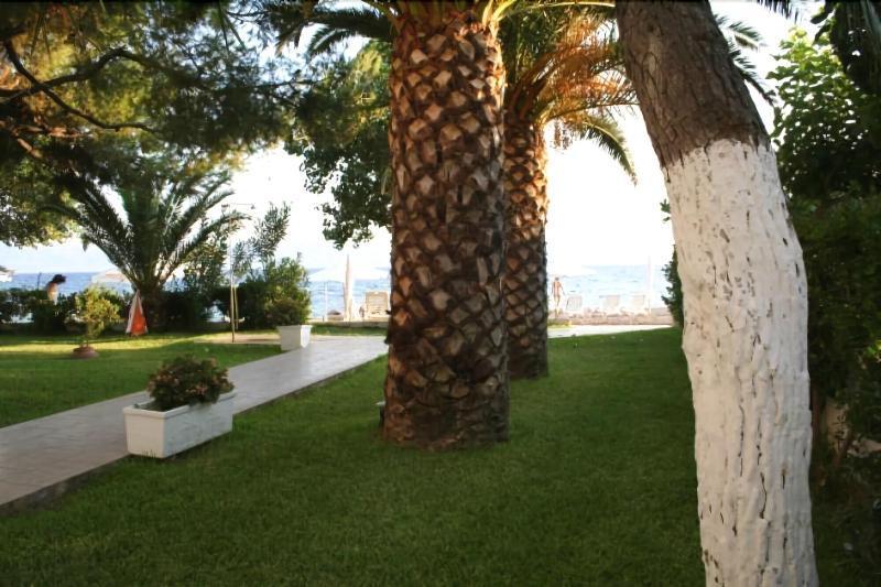 Posidonia Pension Amarynthos Ngoại thất bức ảnh
