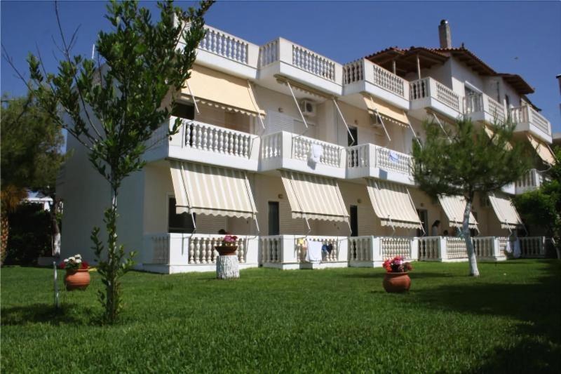 Posidonia Pension Amarynthos Ngoại thất bức ảnh