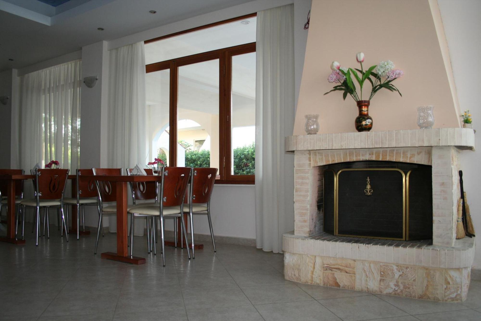 Posidonia Pension Amarynthos Ngoại thất bức ảnh