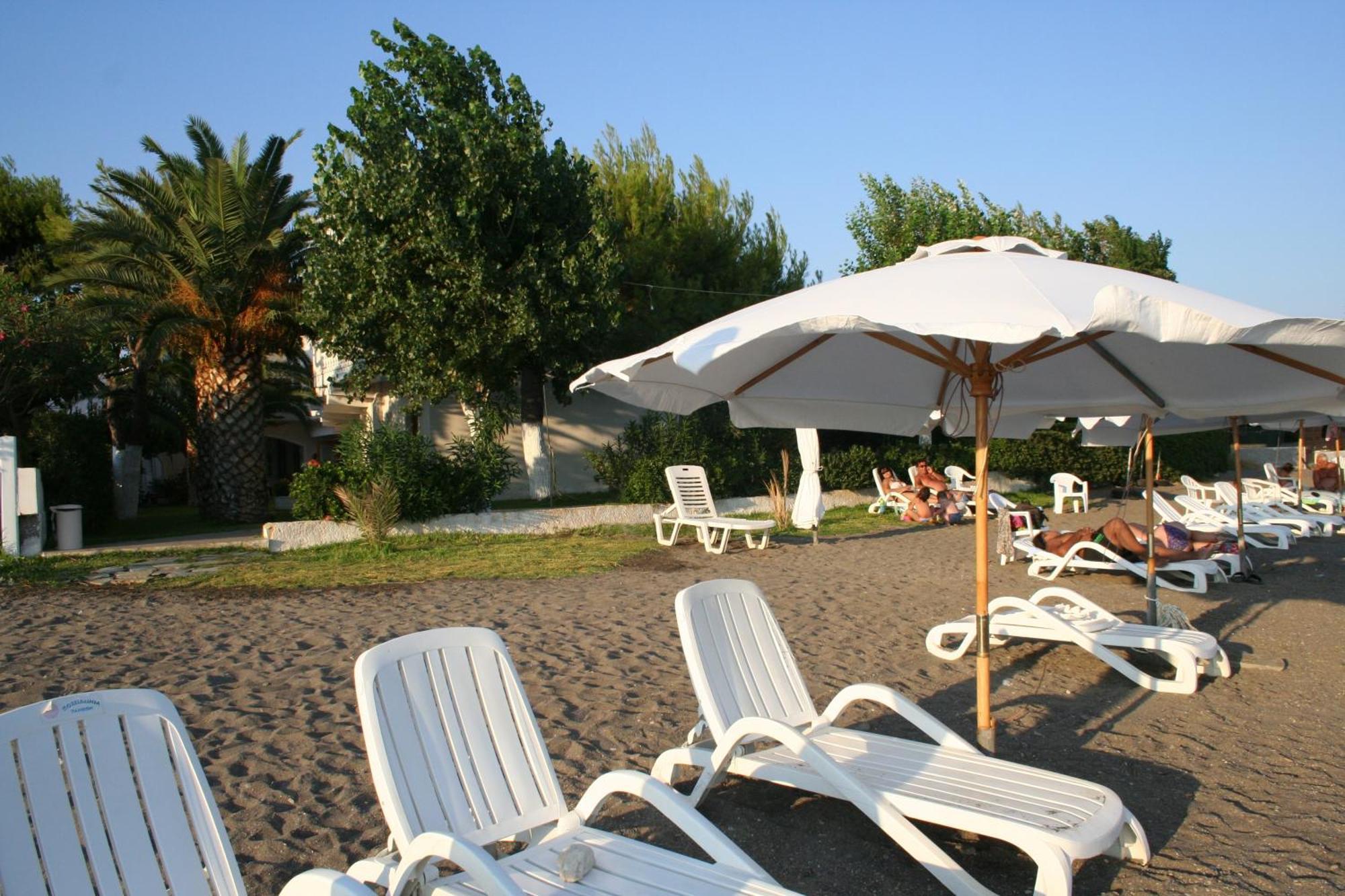 Posidonia Pension Amarynthos Ngoại thất bức ảnh