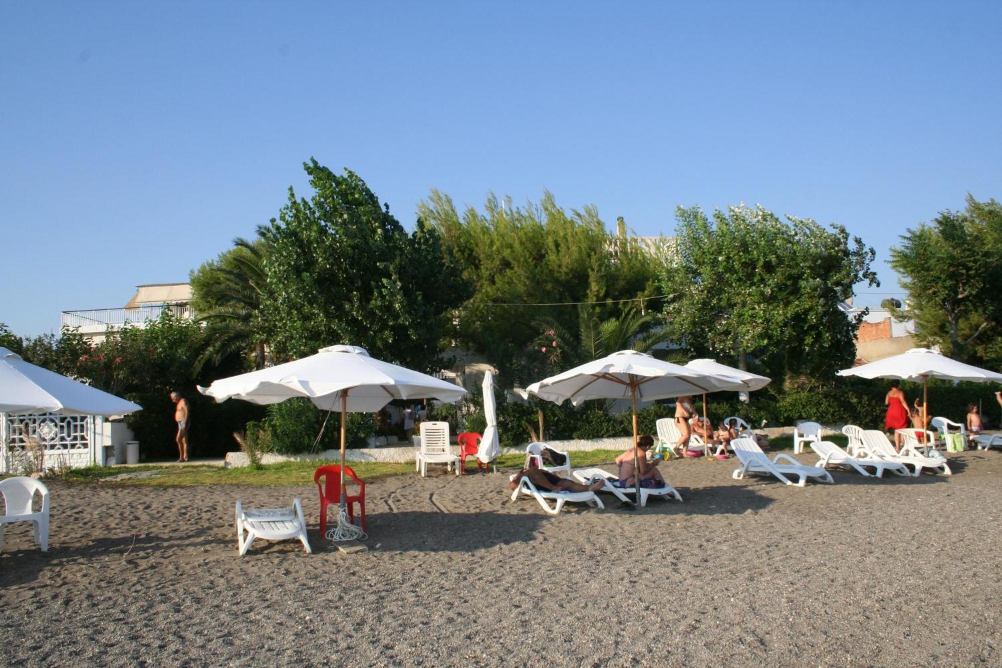 Posidonia Pension Amarynthos Ngoại thất bức ảnh