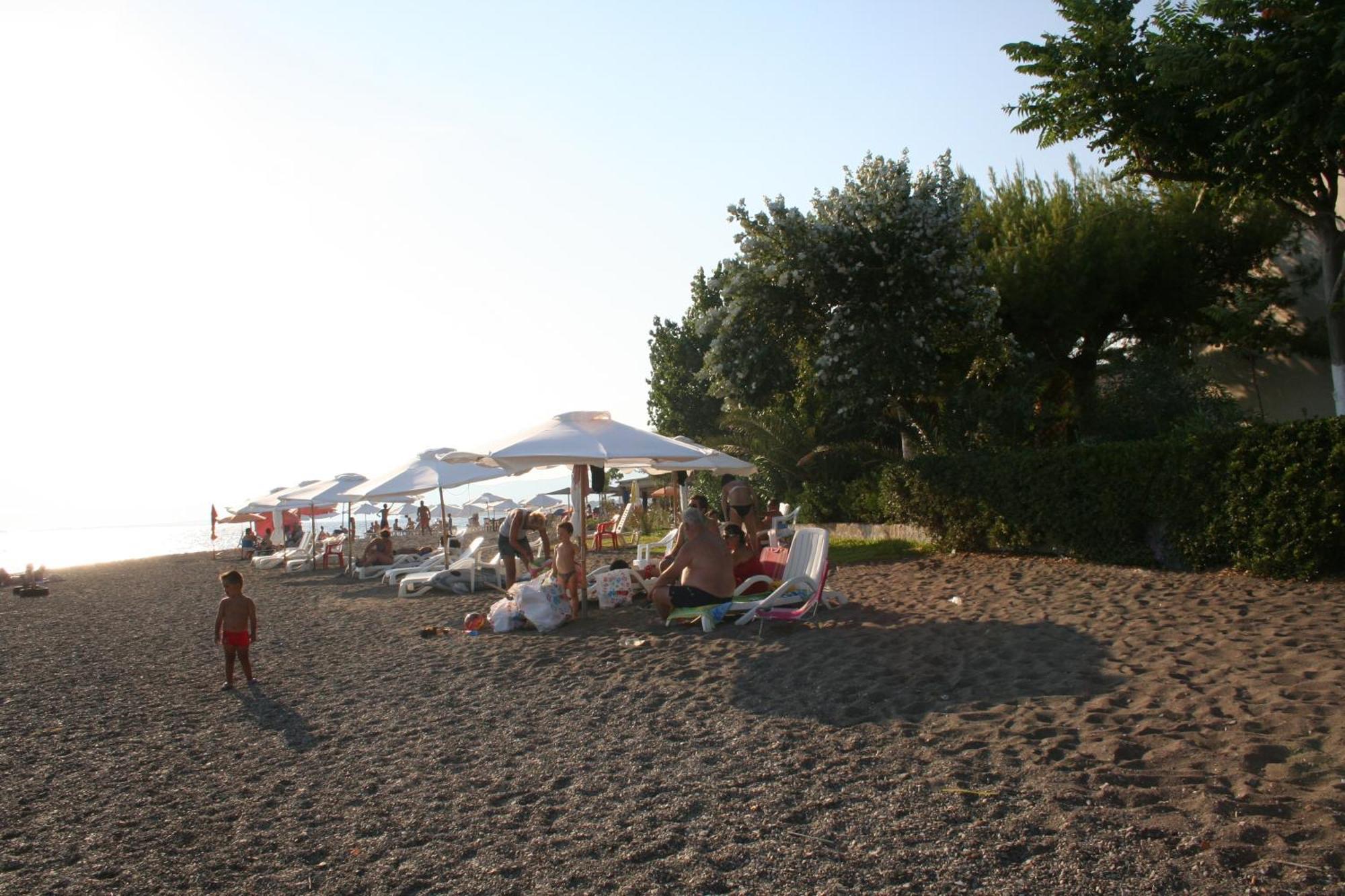 Posidonia Pension Amarynthos Ngoại thất bức ảnh