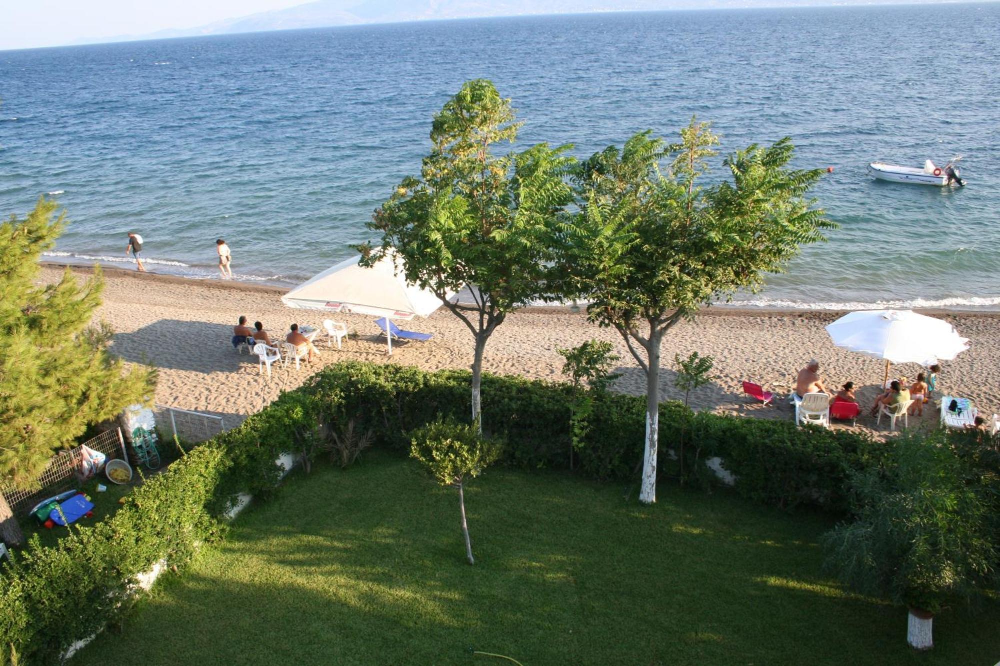 Posidonia Pension Amarynthos Ngoại thất bức ảnh