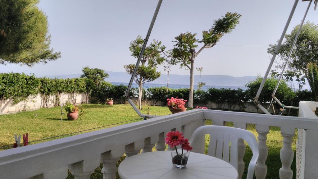Posidonia Pension Amarynthos Ngoại thất bức ảnh