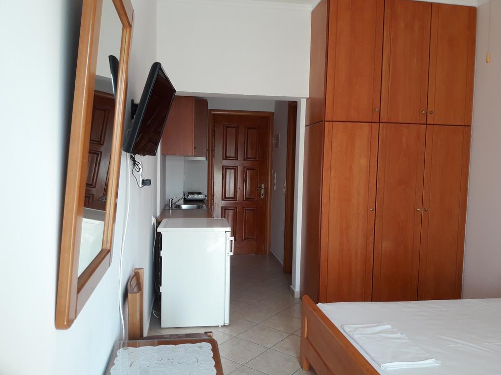 Posidonia Pension Amarynthos Ngoại thất bức ảnh