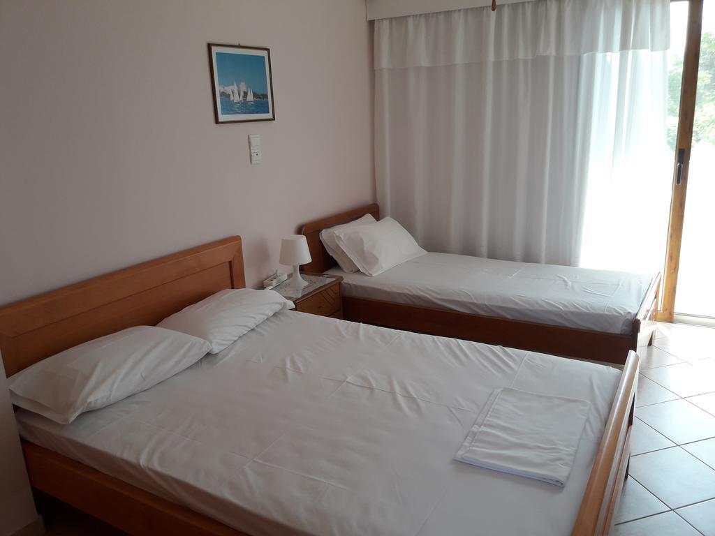 Posidonia Pension Amarynthos Ngoại thất bức ảnh