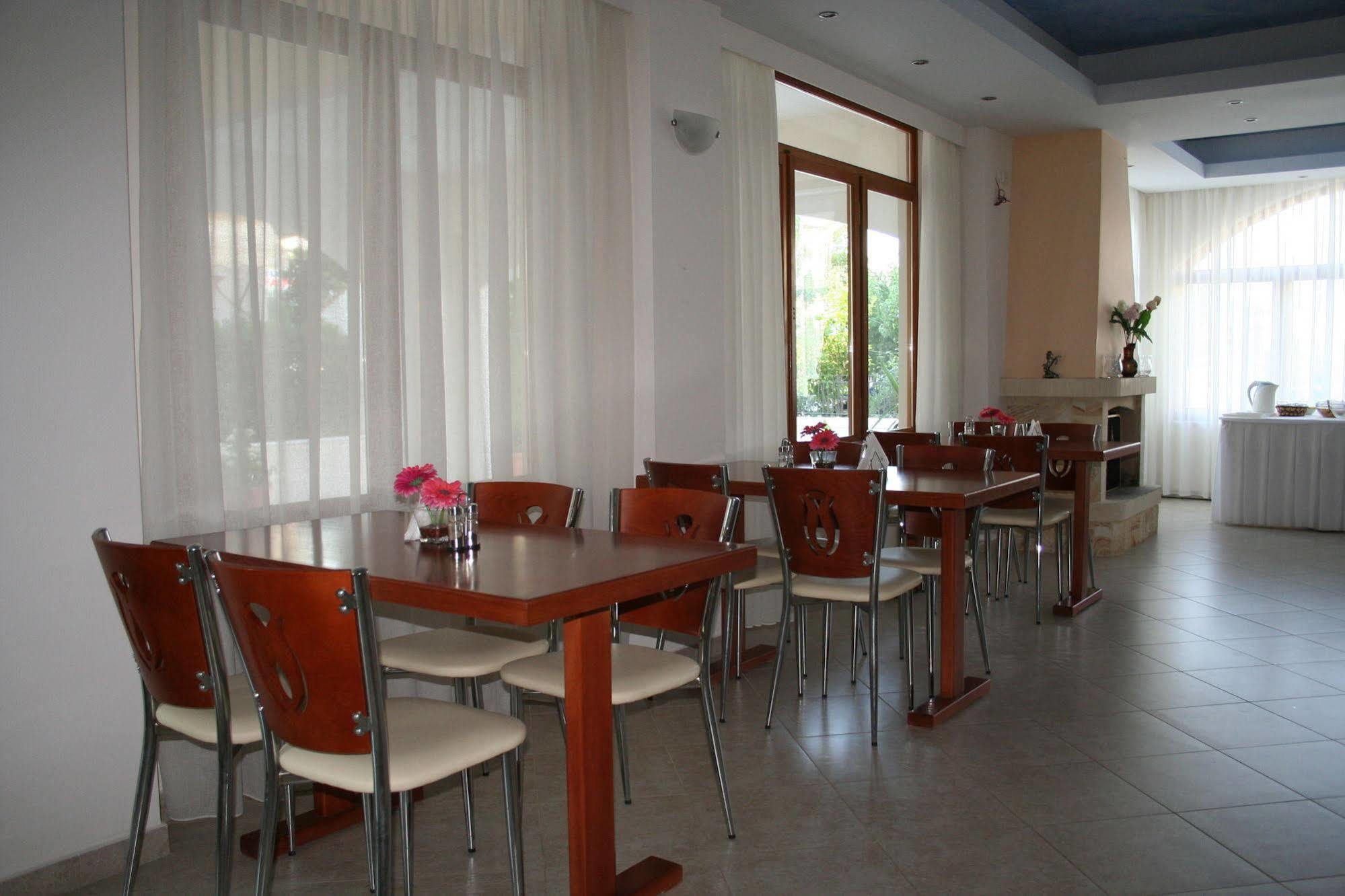 Posidonia Pension Amarynthos Ngoại thất bức ảnh