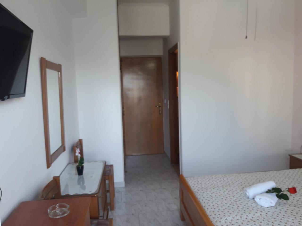 Posidonia Pension Amarynthos Ngoại thất bức ảnh