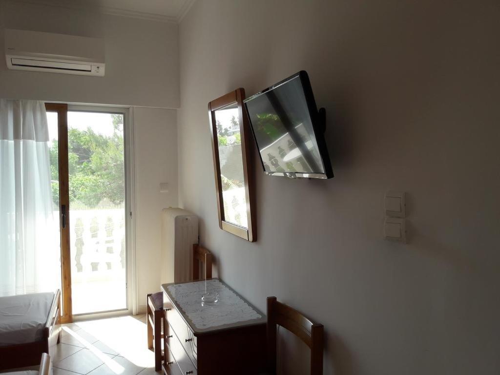 Posidonia Pension Amarynthos Ngoại thất bức ảnh